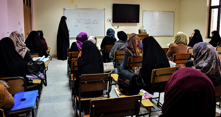 İmam Hüseyn ziyarətgahı İraq universitetlərində mədəni layihələr həyata keçirir