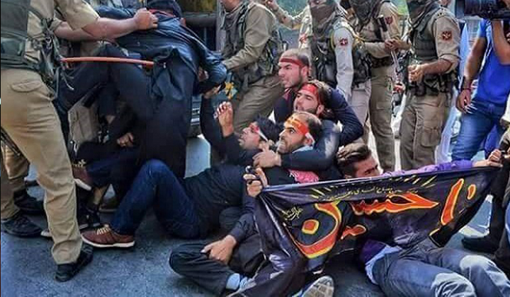 Hind polisi Aşura mərasimi iştirakçılarına zorakılıq etdi - Foto